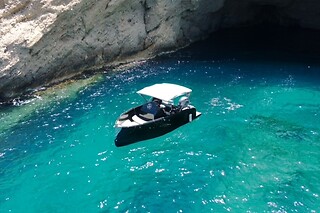 Un alquiler de un barco para 2 en Black Boats Ibiza en Ibiza