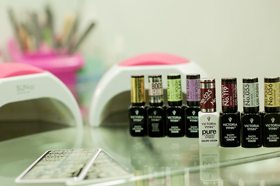 Una manicura semipermanente para 1 en You&Me en Logroño