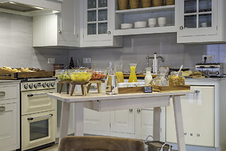 Una noche en habitación superior con desayuno para 2 en Hostal Boutique Es Portalet ****S en Sant Feliu de Guixols (Girona)