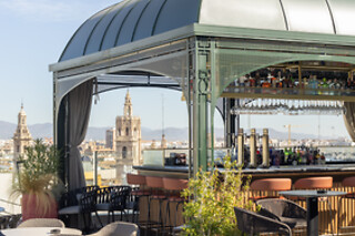 Una comida o cena para 2 en Restaurante Atenea Sky en Valencia
