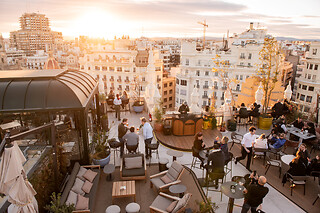 Una comida o cena para 2 en Restaurante Atenea Sky en Valencia