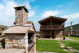 Una noche en cabaña para 2 adultos y 2 niños en Cabaña Pasiega Las Suertes en San Pedro del Romeral (Cantabria)
