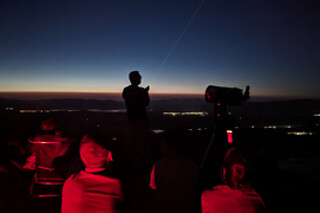 Una actividad de observación astronómica para 1 adulto y 1 niño en Astroturismo La Estación en Aldeanueva del Camino (Cáceres)
