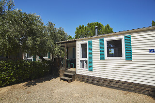 Una noche con desayuno en cabaña para 2 en Alannia Costa Dorada en Almadrava (Tarragona)