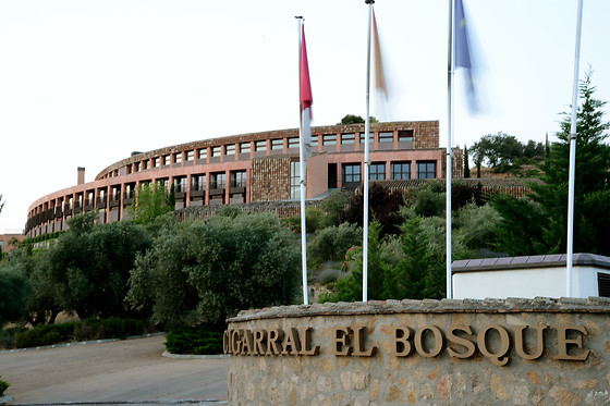 Dos noches con desayunos para 2 adultos y 1 niño en Hotel Cigarral El Bosque***** en Toledo