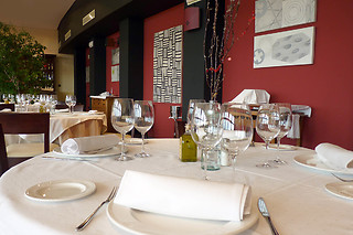 Dos noches con desayunos para 2 adultos y 1 niño en Hotel Cigarral El Bosque***** en Toledo