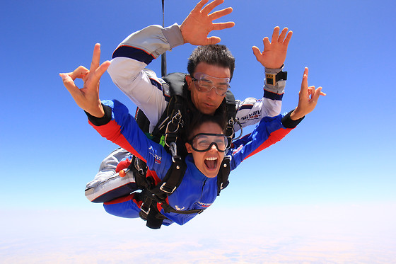 Salto en paracaídas en Lillo (Toledo)