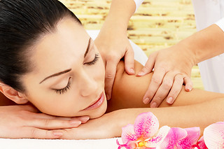 Una exfoliación corporal, una envoltura de chocolate, un masaje hidratante y una manicura spa para 2 en Beauty Time en Alcalá de Guadaíra (Sevilla)