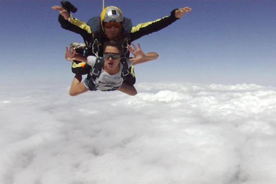 Salto en paracaídas en Lillo (Toledo)