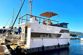 Dos noches en la casa flotante hasta 6 personas en Different Charter en Vigo (Pontevedra)