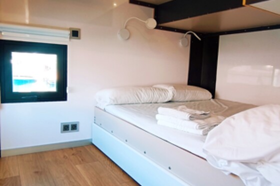Dos noches en la casa flotante hasta 6 personas en Different Charter en Vigo (Pontevedra)