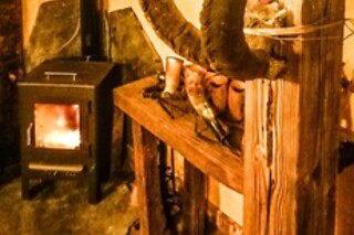 Una noche en la posada con actividad para 2 en El Descanso de Odín en El Boalo (Madrid)