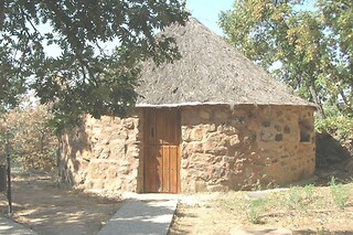 Dos noches con pensión completa y multiaventura para 2 en La Aldea de Yuste en Cuacos de Yuste (Cáceres)