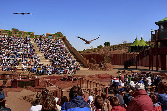 Especial Comunión: Puy du Fou España - 2 Adultos y 1 Niño