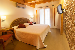 Una noche con desayuno para 2 en Hotel Boutique Niu de Sol*** en Palau Saverdera (Girona)