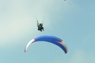 Un vuelo en parapente biplaza para 2 en Urruti sport en Donostia (Guipúzcoa)