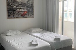 BIKE SUITE & LOUNGE
