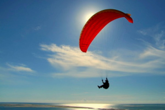 Un vuelo en parapente biplaza para 1 en Parapente Factory en Arbolí (Tarragona)