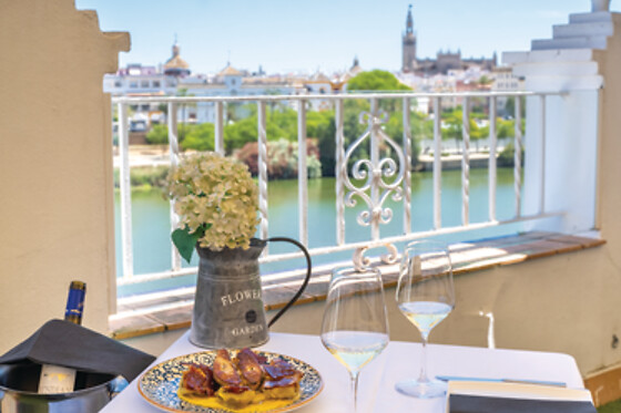 Una comida o cena gourmet para 2 en Restaurante Betis 7 Triana Experience en Sevilla