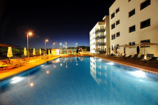 Una noche con desayuno para 2 en Apartamentos Leo Deluxe en Punta Umbría (Huelva)