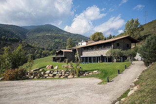 Un acceso a espacio bienestar para 1 en Hotel Rural Spa Resguard dels Vents en Ribes de Freser (Girona)