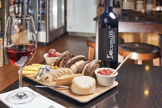 INCOMUM WINE GALLERY - photo 0