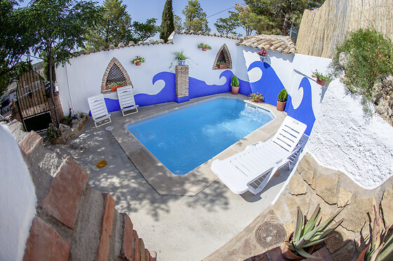 Una noche en casa cueva suite con jacuzzi para 2 en Casas Cueva Cazorla en Hinojares (Jaén)
