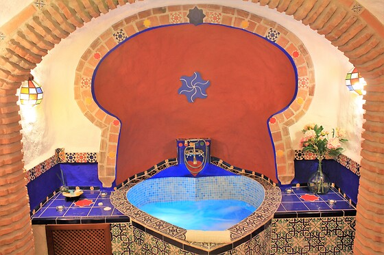 Una noche en casa cueva suite con jacuzzi para 2 en Casas Cueva Cazorla en Hinojares (Jaén)