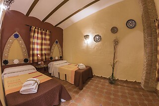 Una noche en casa cueva suite con jacuzzi para 2 en Casas Cueva Cazorla en Hinojares (Jaén)