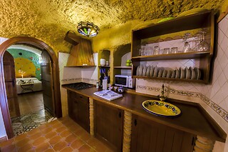 Una noche en casa cueva suite con jacuzzi para 2 en Casas Cueva Cazorla en Hinojares (Jaén)