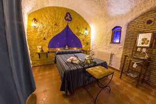 Una noche en casa cueva suite con jacuzzi para 2 en Casas Cueva Cazorla en Hinojares (Jaén)