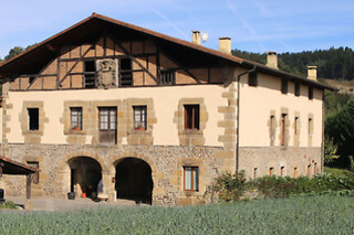 Dos noches para 2 adultos y 2 niños en Apartamento Murueta-Baserria en Abadiño (Bizkaia)