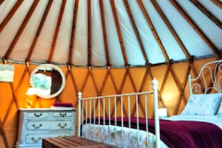 Una noche en una Yurta Mongola para 2 en Terra del Congost en Castissent (Lleida)