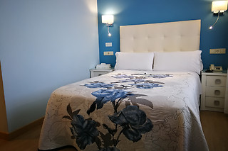 Una noche con desayuno para 3 en Hotel Playa Compostela en Vilagarcía de Arousa (Pontevedra)