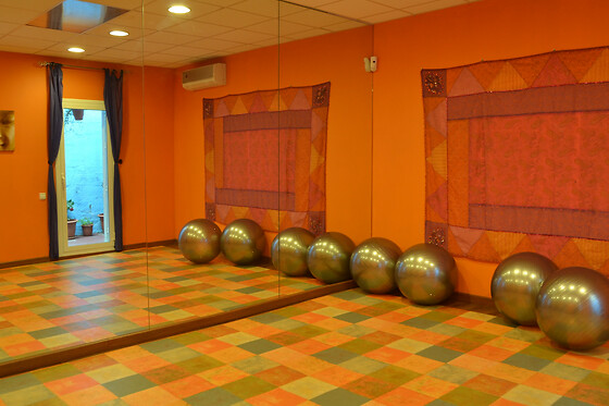 Dos clases de yoga o pilates para 1 en Centro Espai Estética en Badalona (Barcelona)