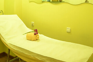 Un tratamiento facial para 2 en Centro Espai Estética en Badalona (Barcelona)