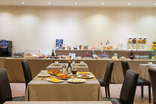 Una noche en habitación doble con desayuno para 2 en Hotel Andria*** en La Seu d'Urgell (Lleida)