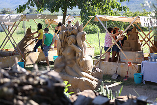Un curso de escultura de arena para 3 adultos o 2 adultos y 2 niños en Arenas Posibles en Ulldecona (Tarragona)