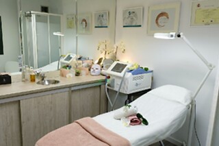 Un masaje relajante con aromaterapia para 1 en Mon Estetics Bienestar Integral en Las Rozas (Madrid)