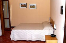 Larus Hotel