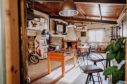 LA CASITA DEL ALBINO & LARCADE
