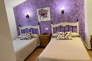 Una noche en habitación roble para 2 en Casas rurales Maribel en Alcalá del Júcar (Albacete)