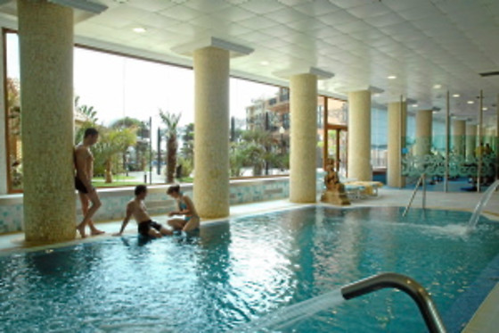 Un acceso a espacio bienestar para 1 en Hotel IPV Palace & Spa Costa del Sol Sup en Fuengirola (Málaga)