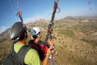 Un vuelo en parapente biplaza para 1 en Parapente Santa Pola en Santa Pola (Alicante)