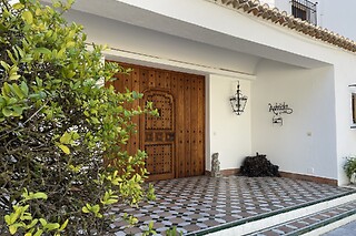 Una entrada al Memorial, Casa y Jardín para 2 en Villa Astrida Memorial Rey Balduino en Motril (Granada)